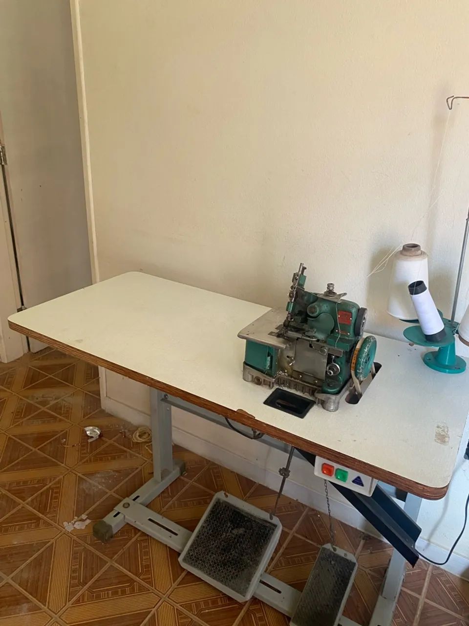 Maquina de costura OVERLOCK - Foto 2