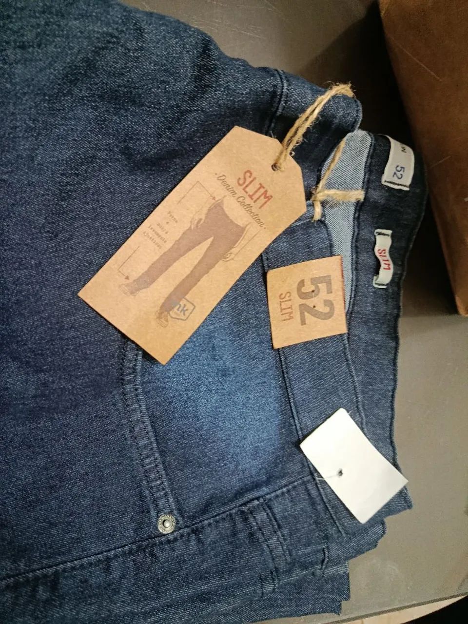 Calça jeans corte slim plus size 