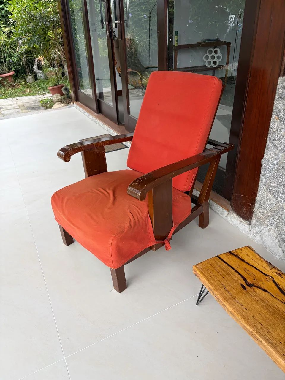 Poltronas antigas com capa novas - Foto 4