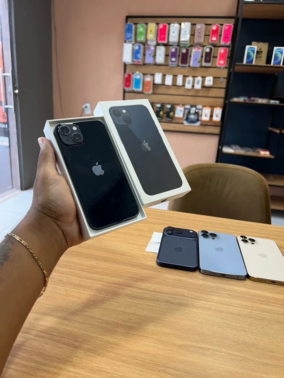 iPhone 13 muito novo