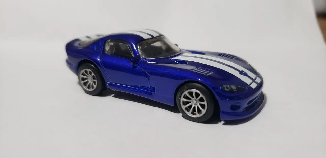 Hotwheels dodge viper azul loose.