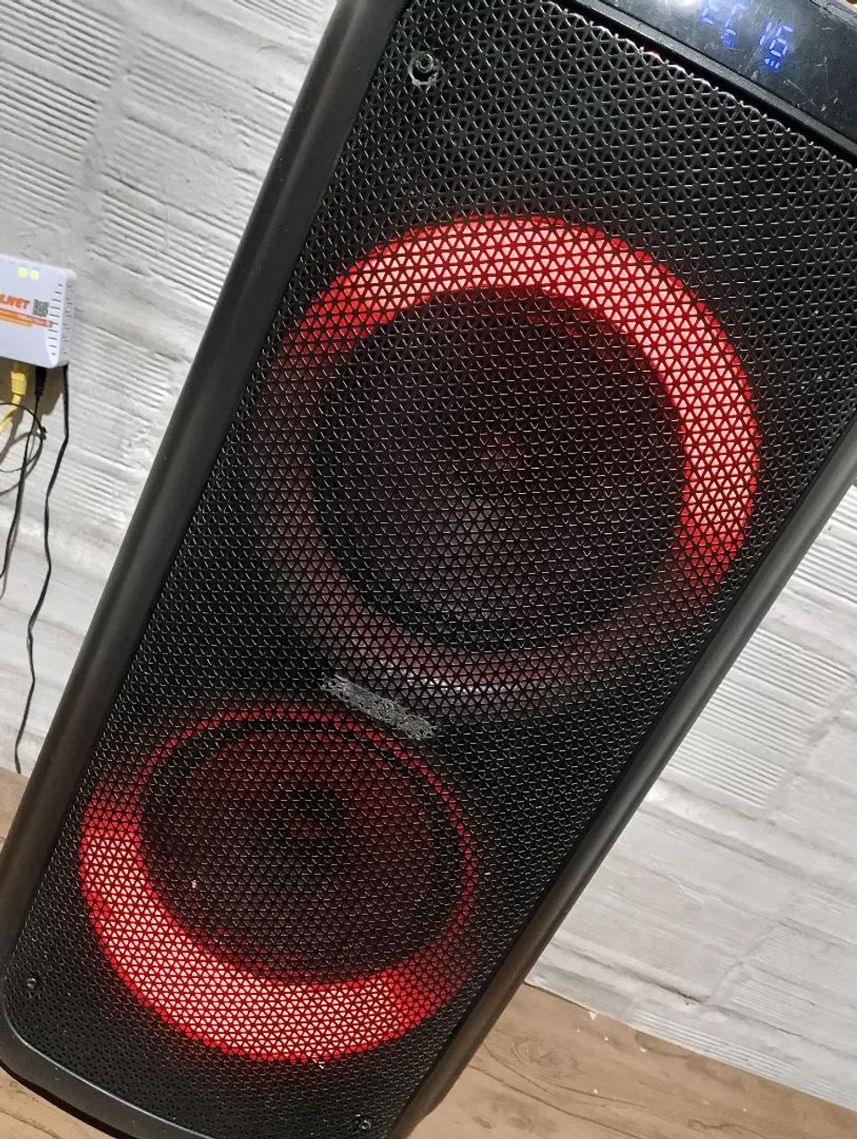 Uma caixa amplificada Trc444676764148049922