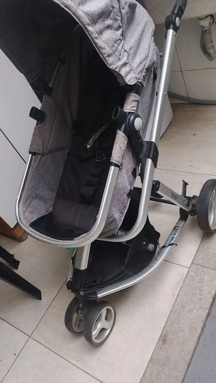 Vendo carrinho de bebê novinho  - Foto 4