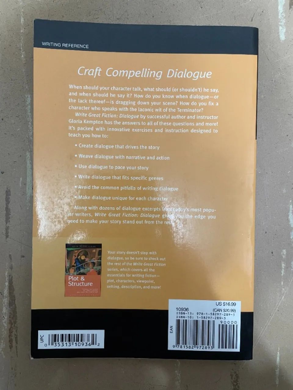 Livro Dialogue de Gloria Kempton - Em Inglês - Foto 2