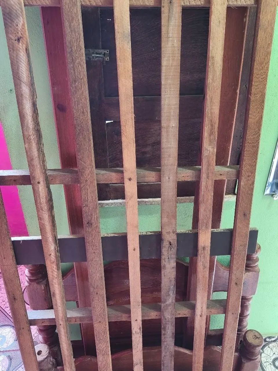 Estrado+ cama de madeira  - Foto 3