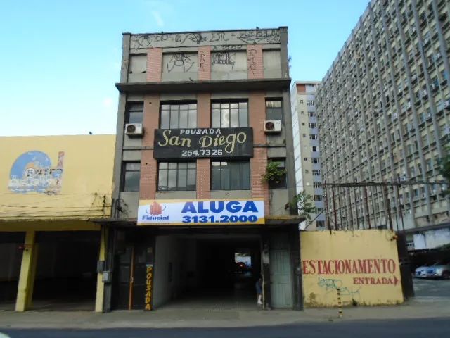 CENTRO - PREDIO COMERCIAL com 03 Andares com Área Aproximada de 1.176m², sendo 294m³ por A