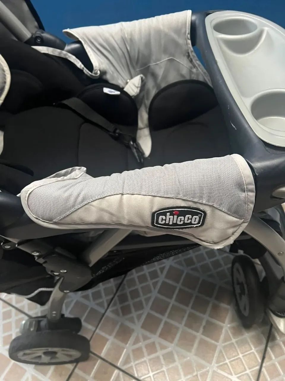 Carrinho de bebe Chicco modelo grande  - Foto 4