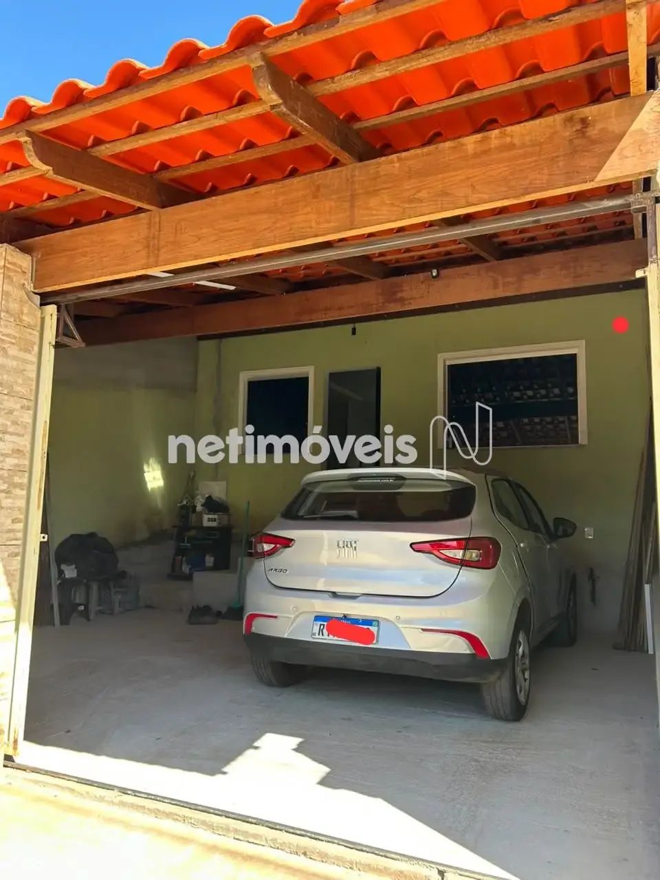 Casa Geminada com 2 Quartos, Móveis Planejados e Varanda Colonial - Foto 2