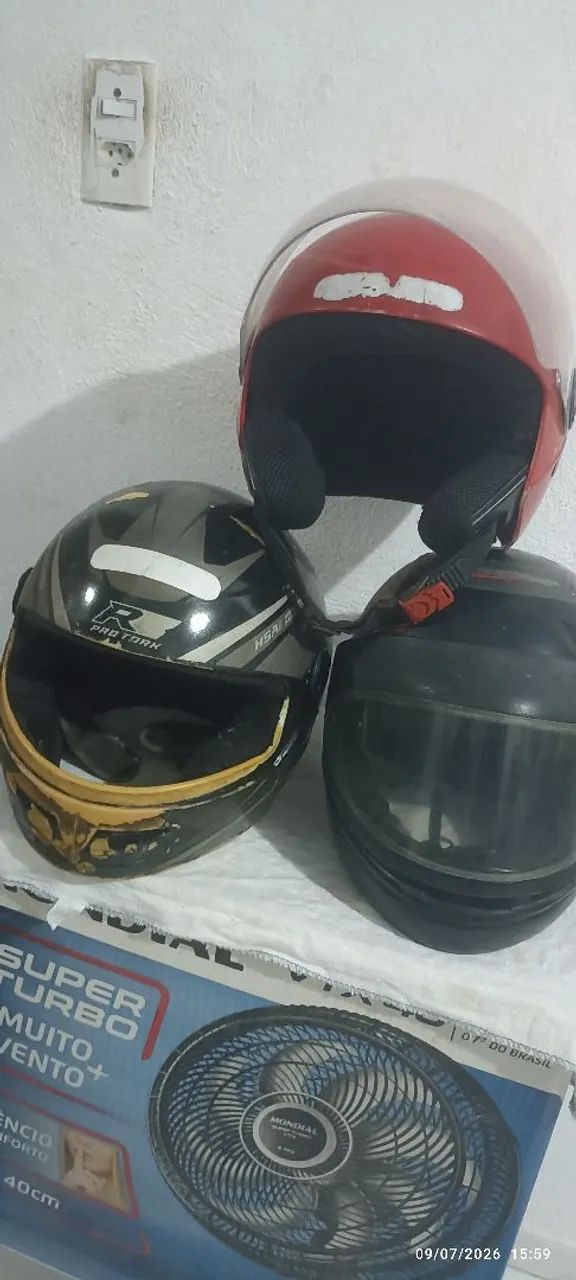 Vendo 3 Capacetes