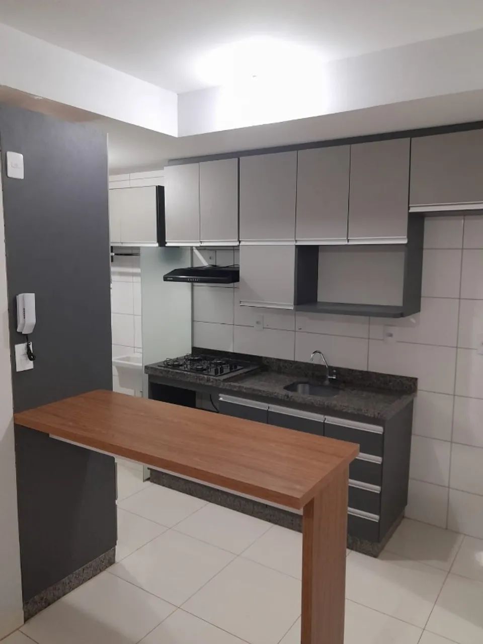 Apartamento 2 quartos, sendo uma suíte (semi-mobiado)