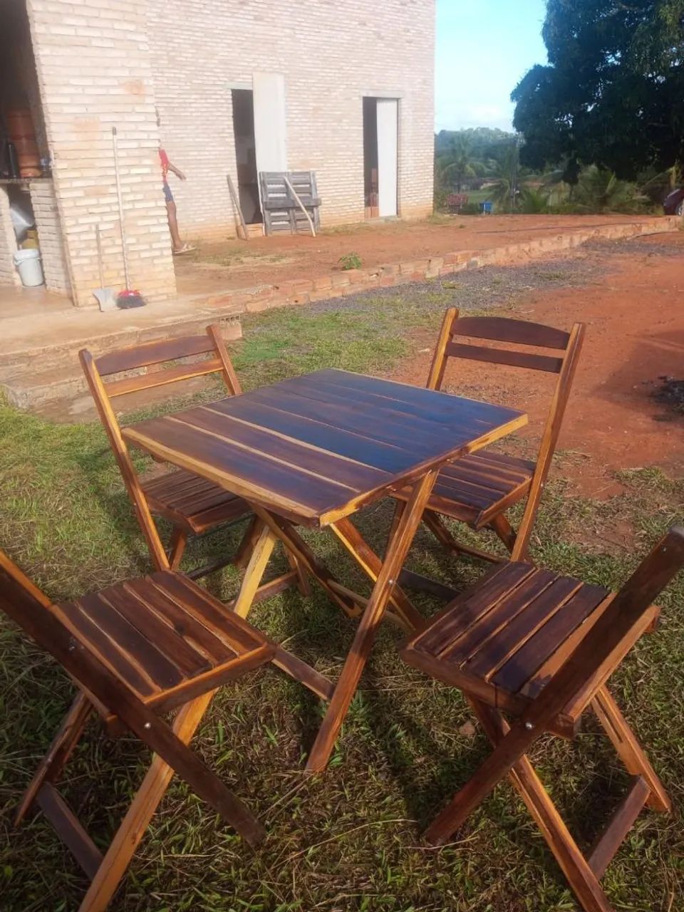 Conjunto mesa e cadeiras madeira  - Foto 3