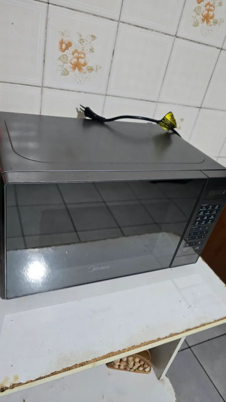MICRO-ONDAS 20L (defeito)