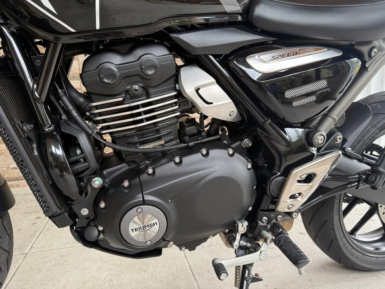 TRIUMPH SPEED 400  - Foto 4