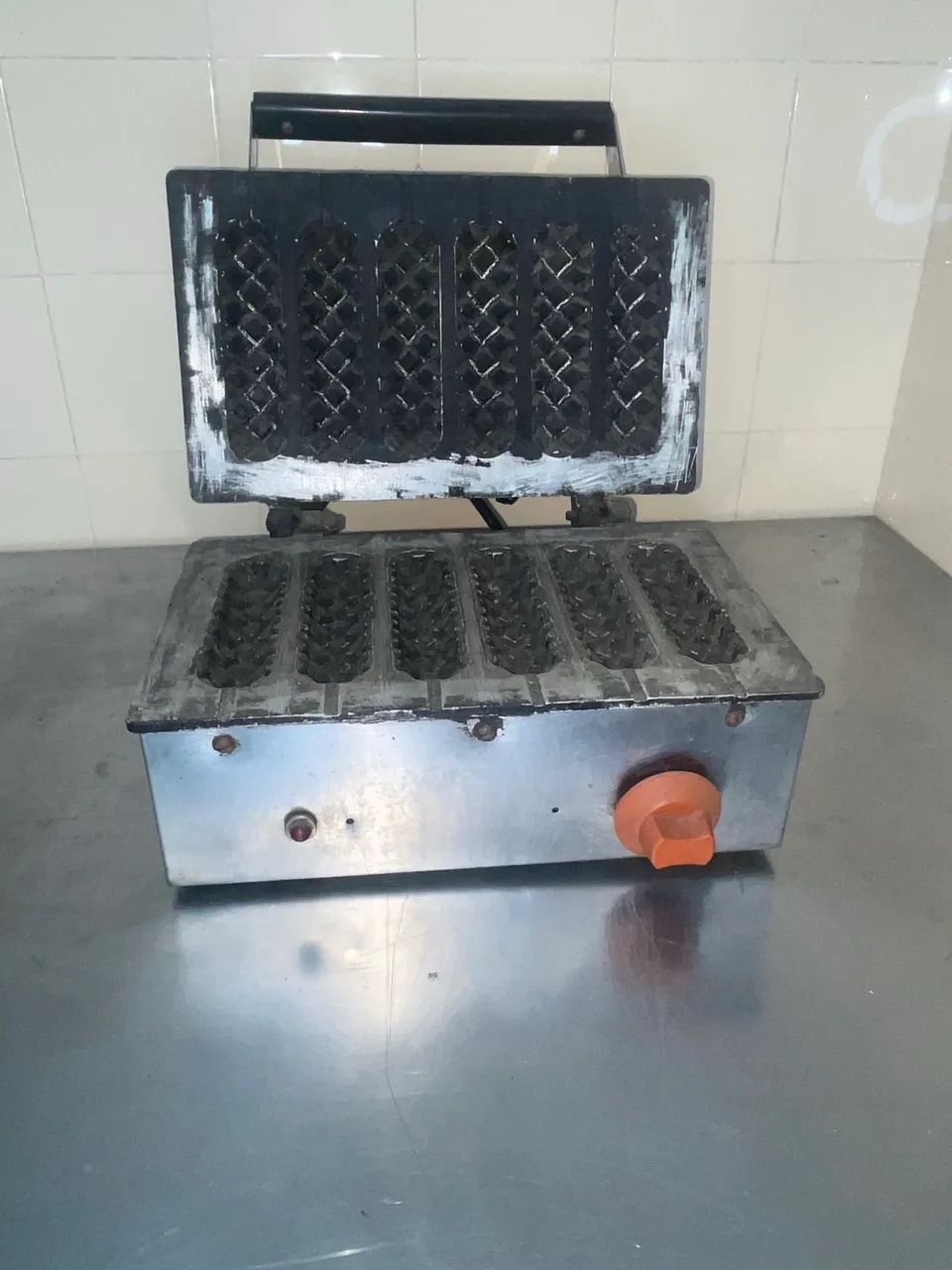 MÁQUINA DE CREPÃO SUÍÇO
