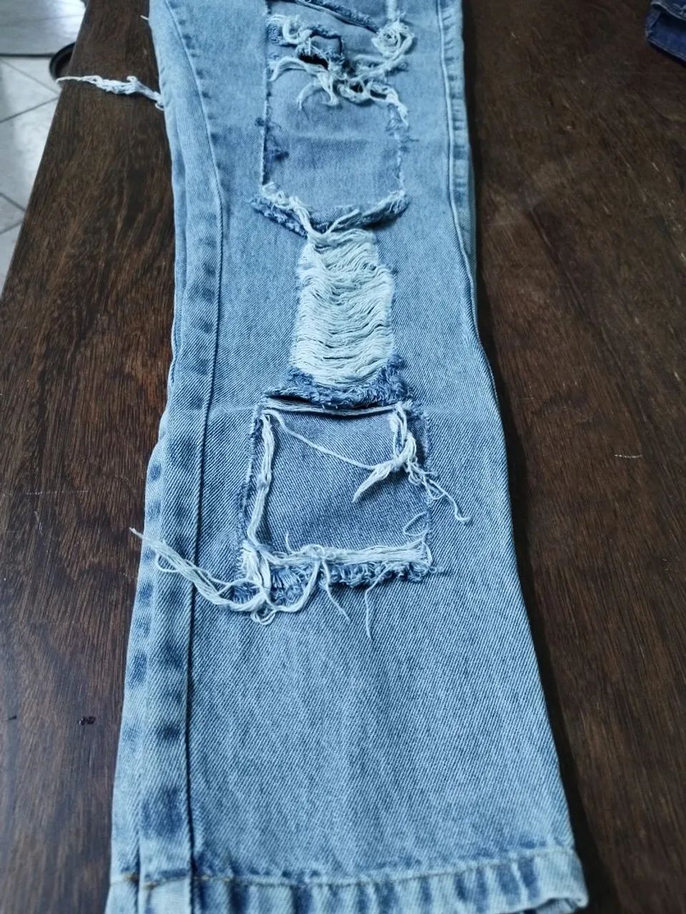 Calça Jeans destroid feminina  - Foto 4