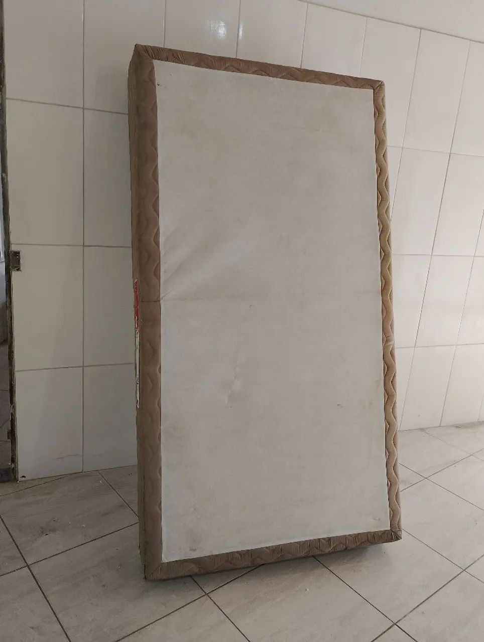 Cama box viúvo ótimo estado funciona perfeitamente 