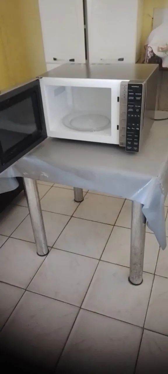 Vendo Microondas semi novo - Foto 2