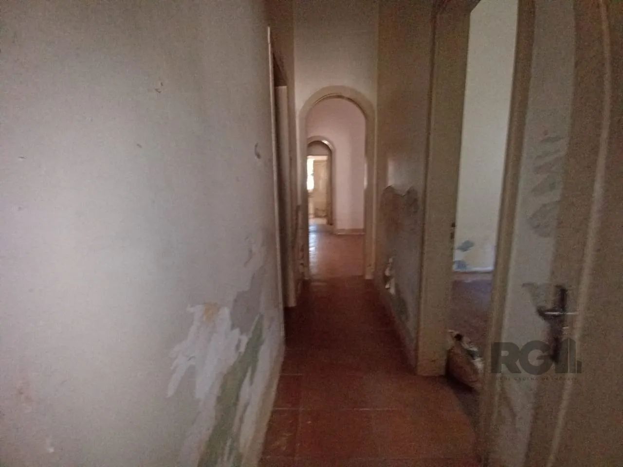 Prédio para Alugar no Bairro Floresta com 180 m² de Área Útil Disponível - Foto 2