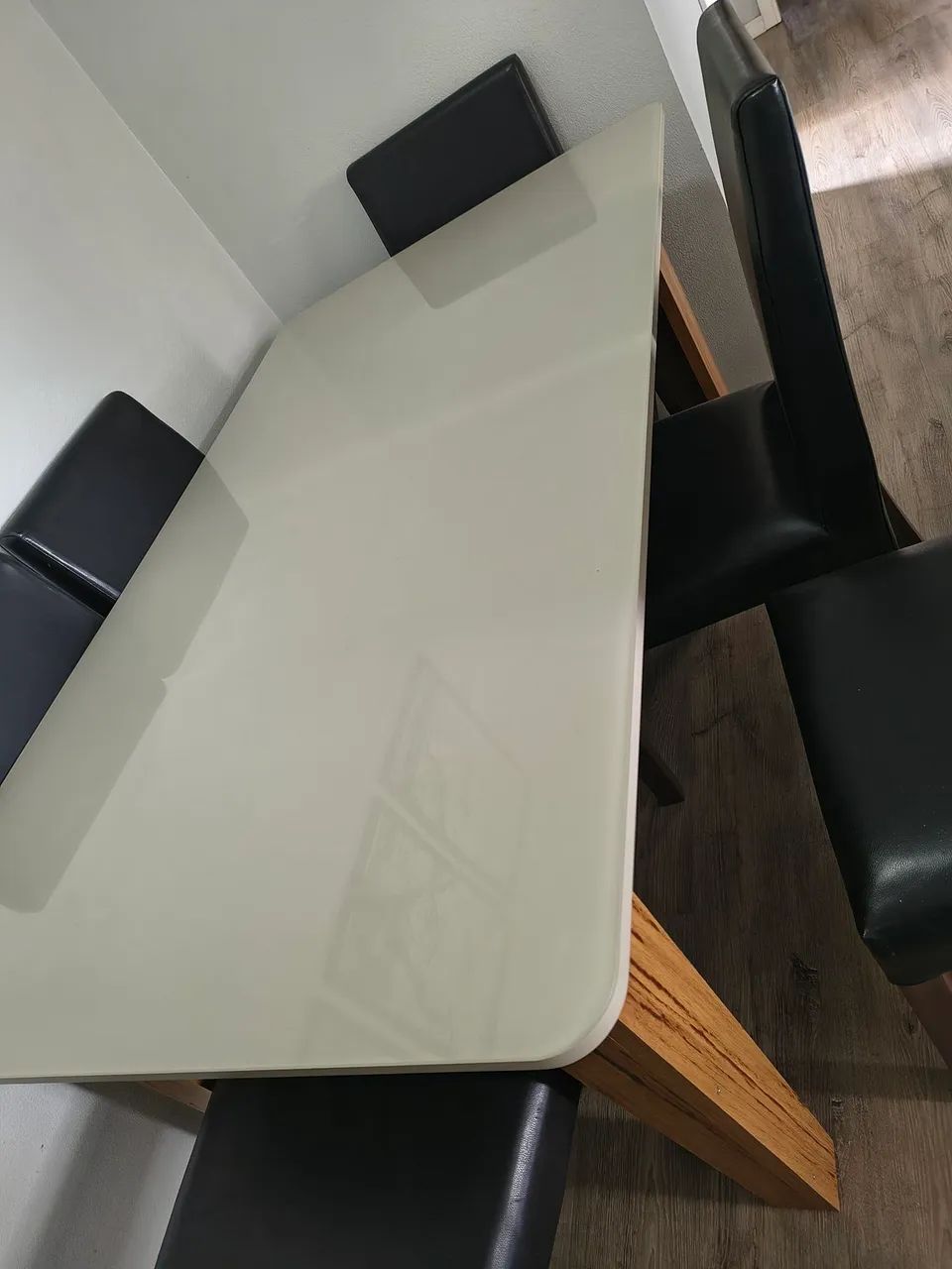 MESA DE MADEIRA COM TAMPO DE VIDRO - Foto 4