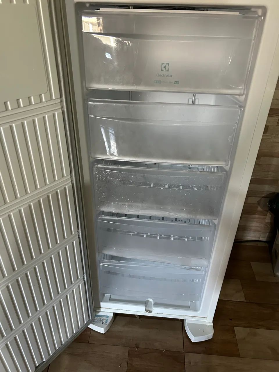 FREEZER VERTICAL ELECTROLUX FE18 - R$ 1.200 - Foto 3