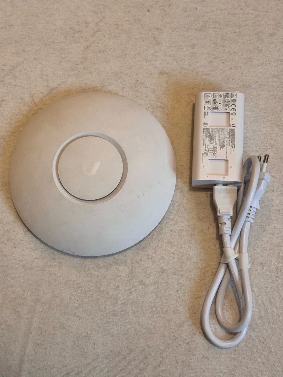 Access Point UniFi AC Lite com injetor PÕE
