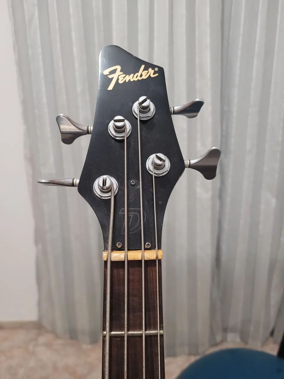 Baixo Fender Diamond (Mexico)