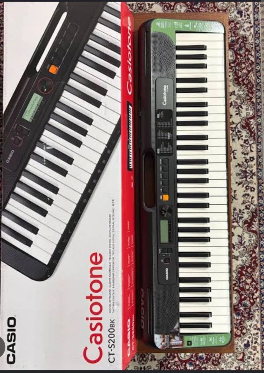 Teclado Casio, novo com caixa e acessórios 