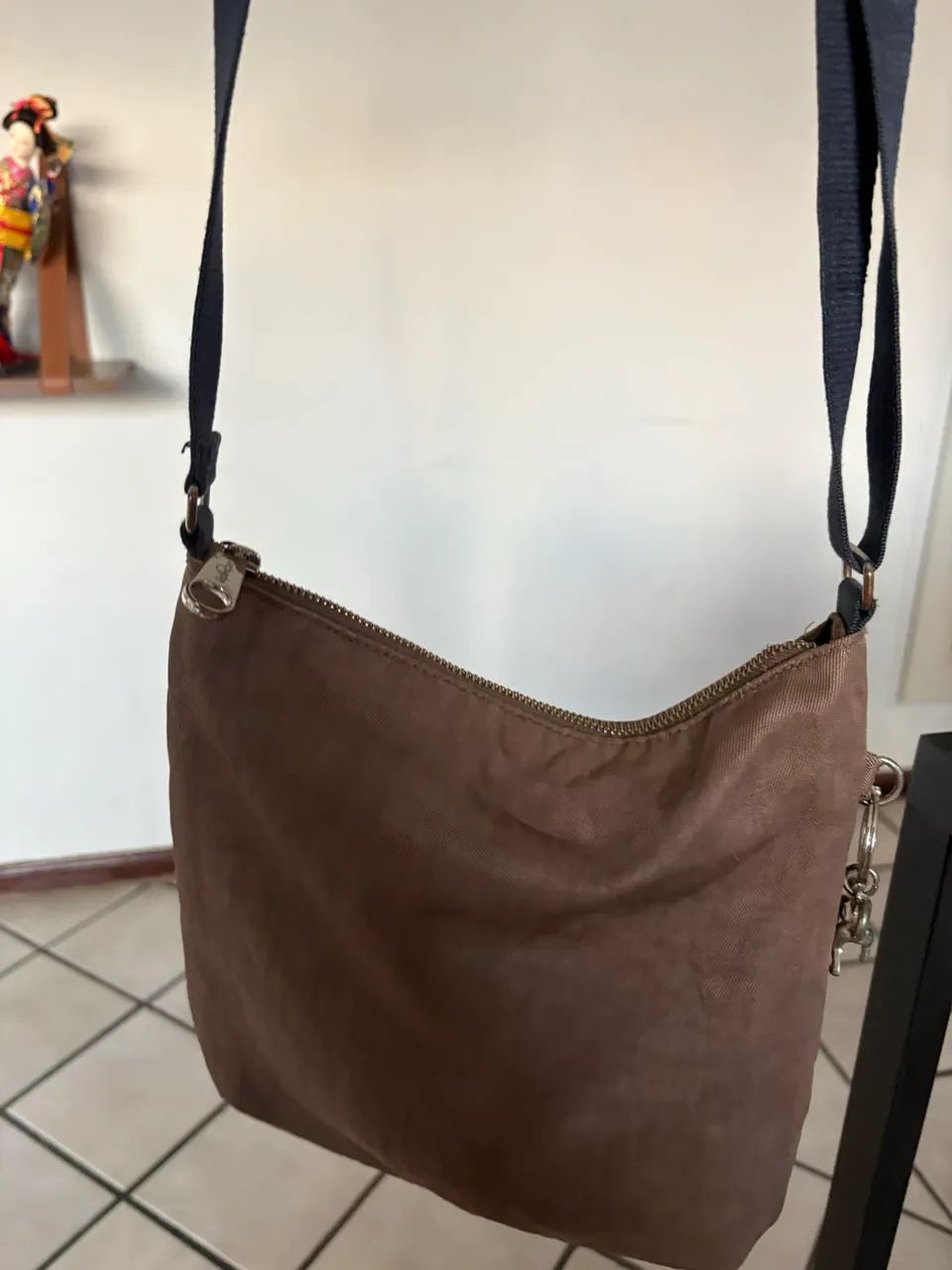 Bolsa kipling marrom - Foto 3