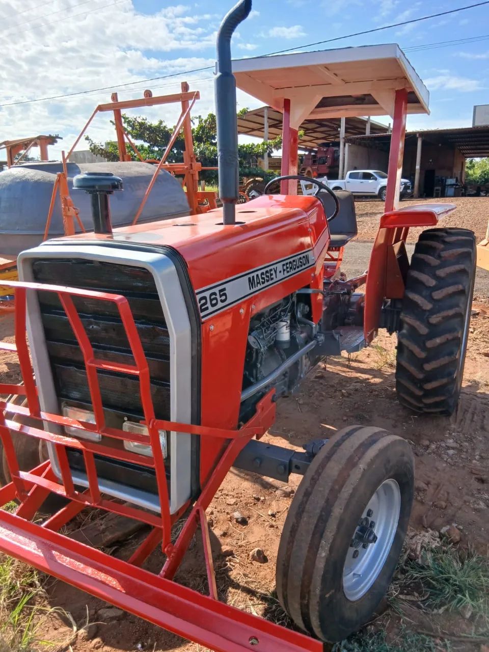 Trator MF 265 