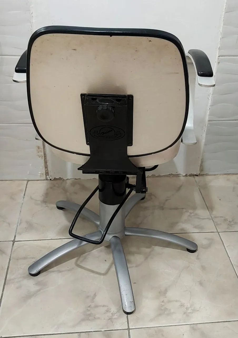CADEIRA DE SALÃO COURO HIDRAULICA - Foto 4