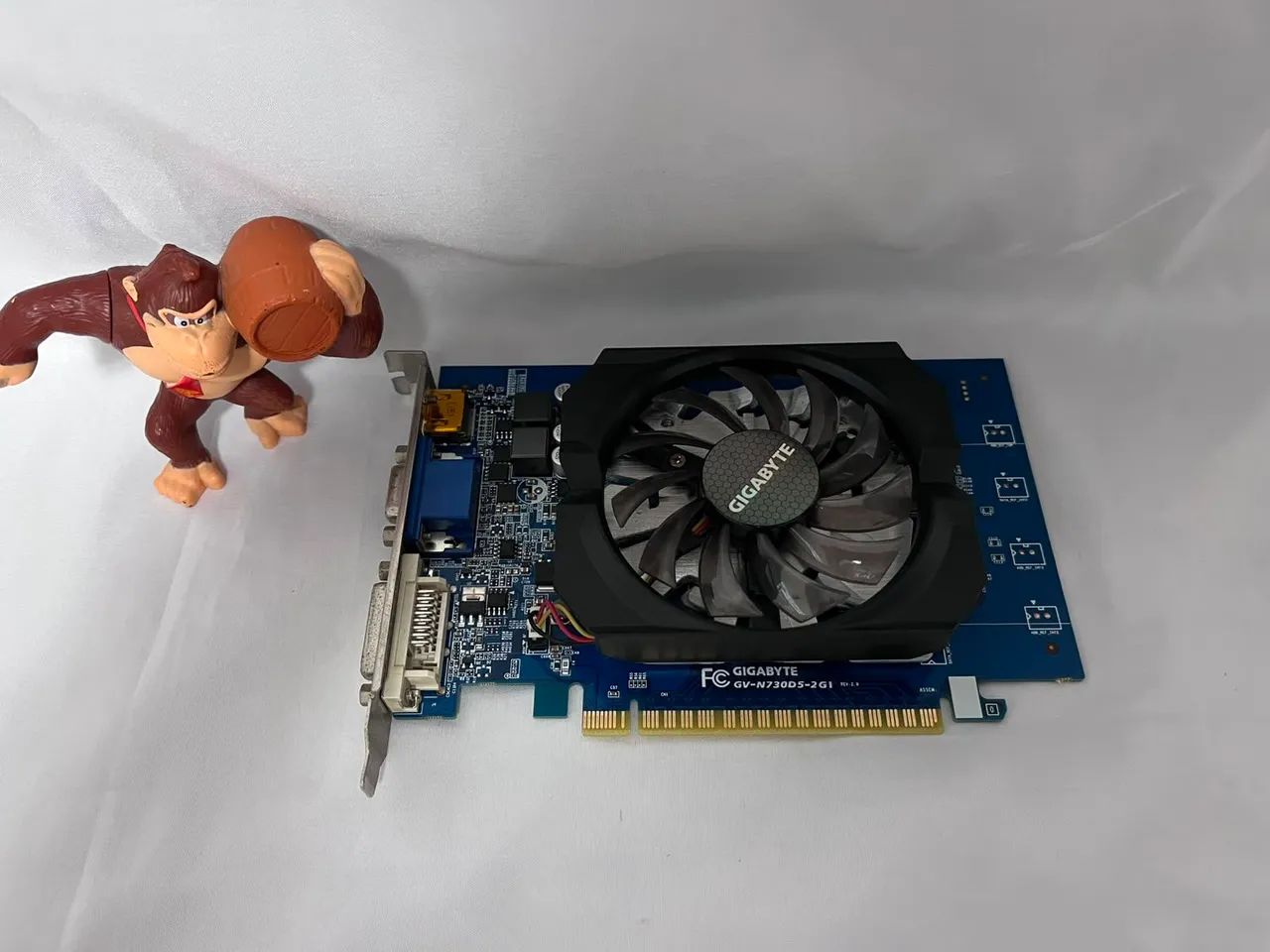 PLACA DE VIDEO GT730 2 GB