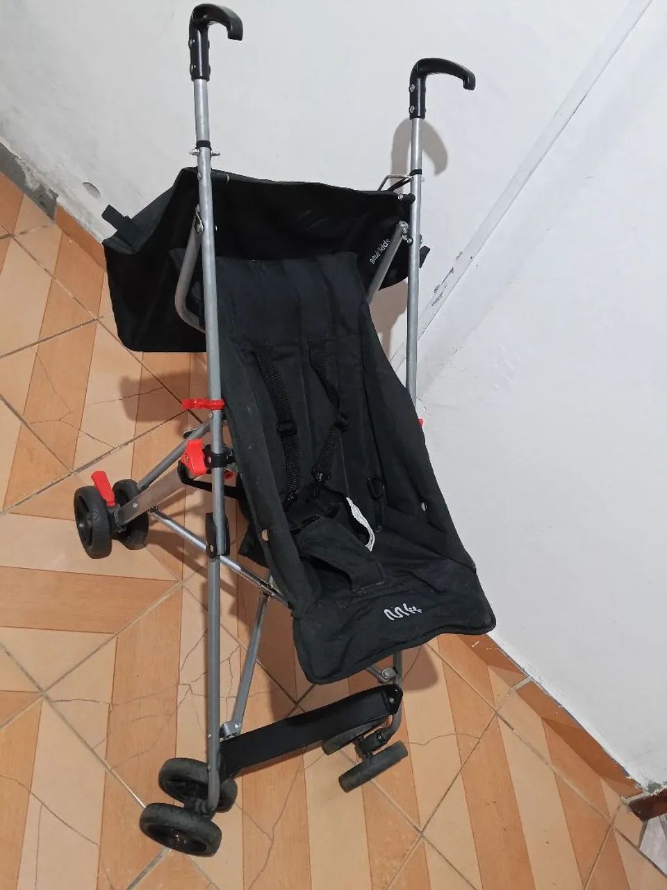 Carrinho de bebe guarda chuva  - Foto 3