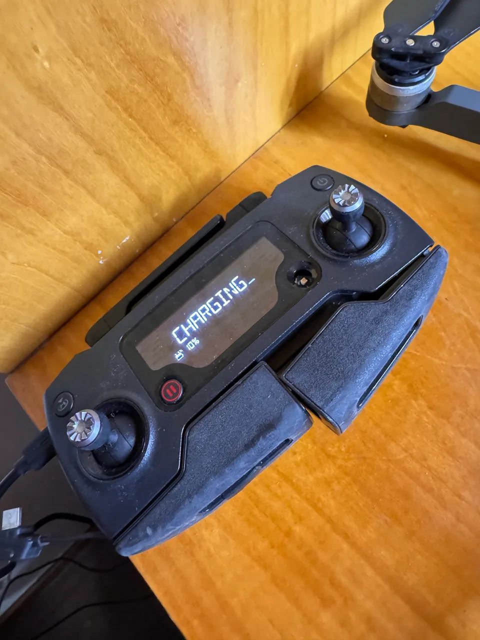 Drone DJI Mavic Pro + Controle + Bateria + Carregador e Acessórios - Foto 2