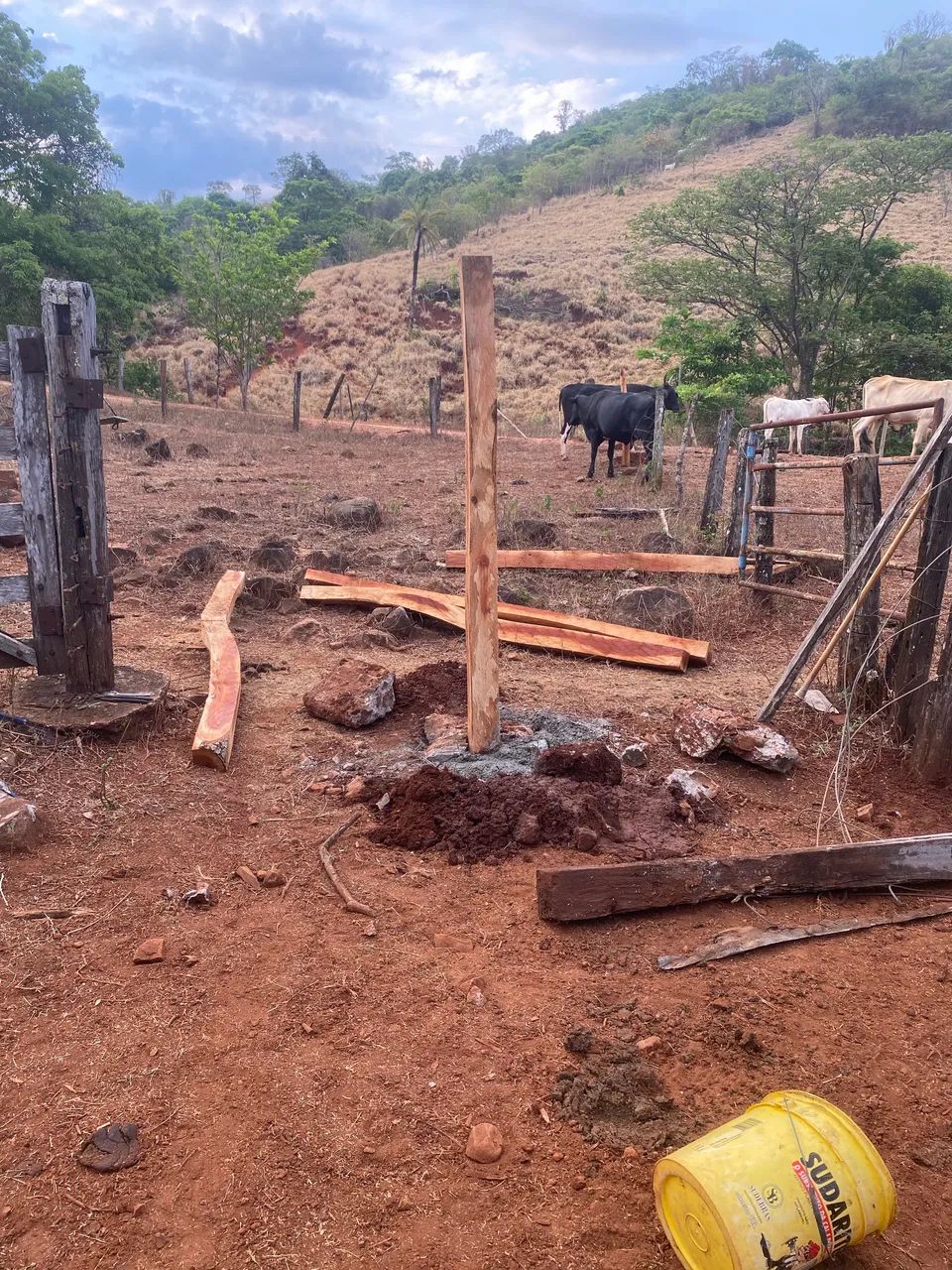Barro alto Terra top boa água é formada e pastos divididos 100% formada  - Foto 5