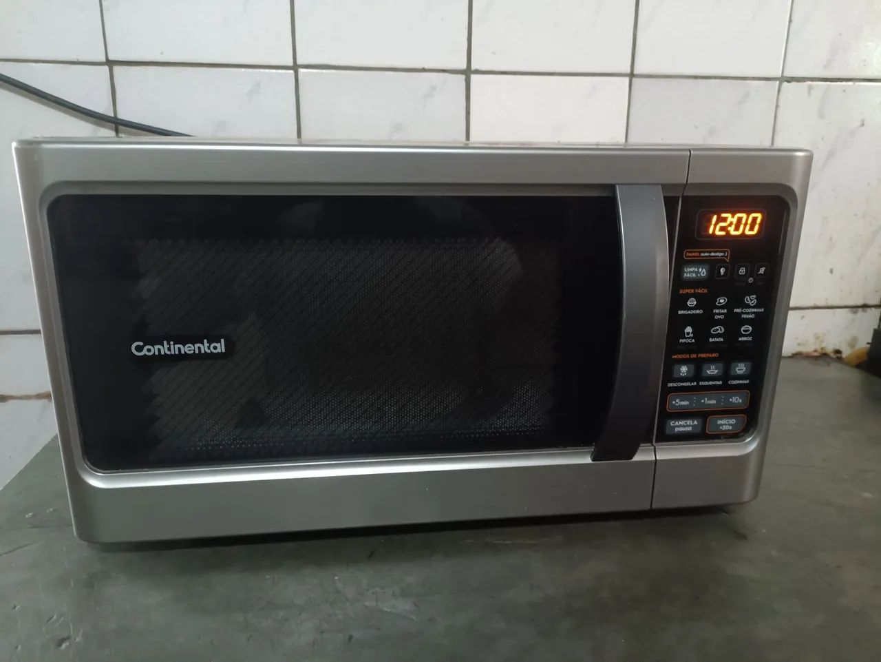 Microondas continental 31 litros prata