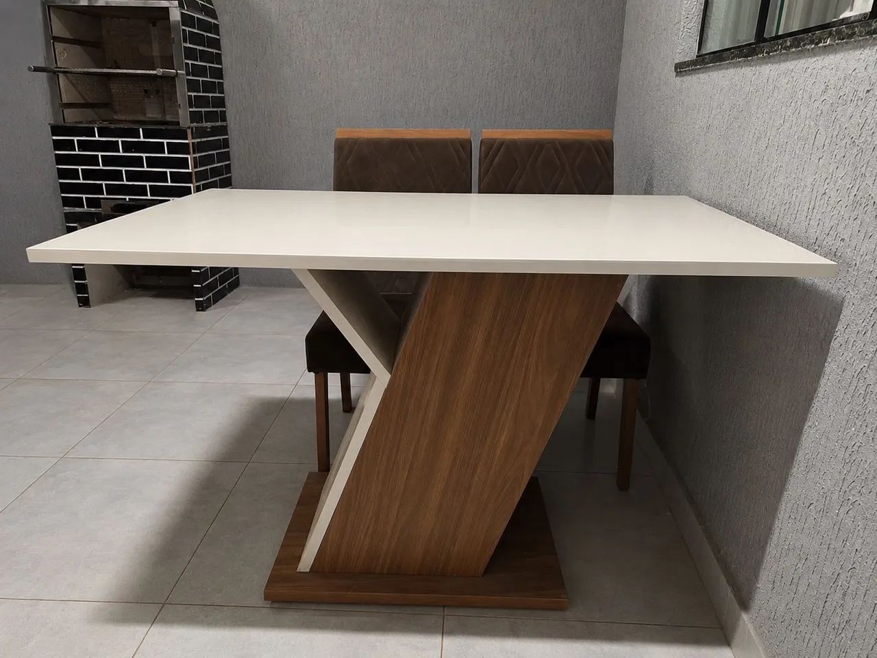 Jogo de mesa com 4 cadeiras estofadas  - Foto 2