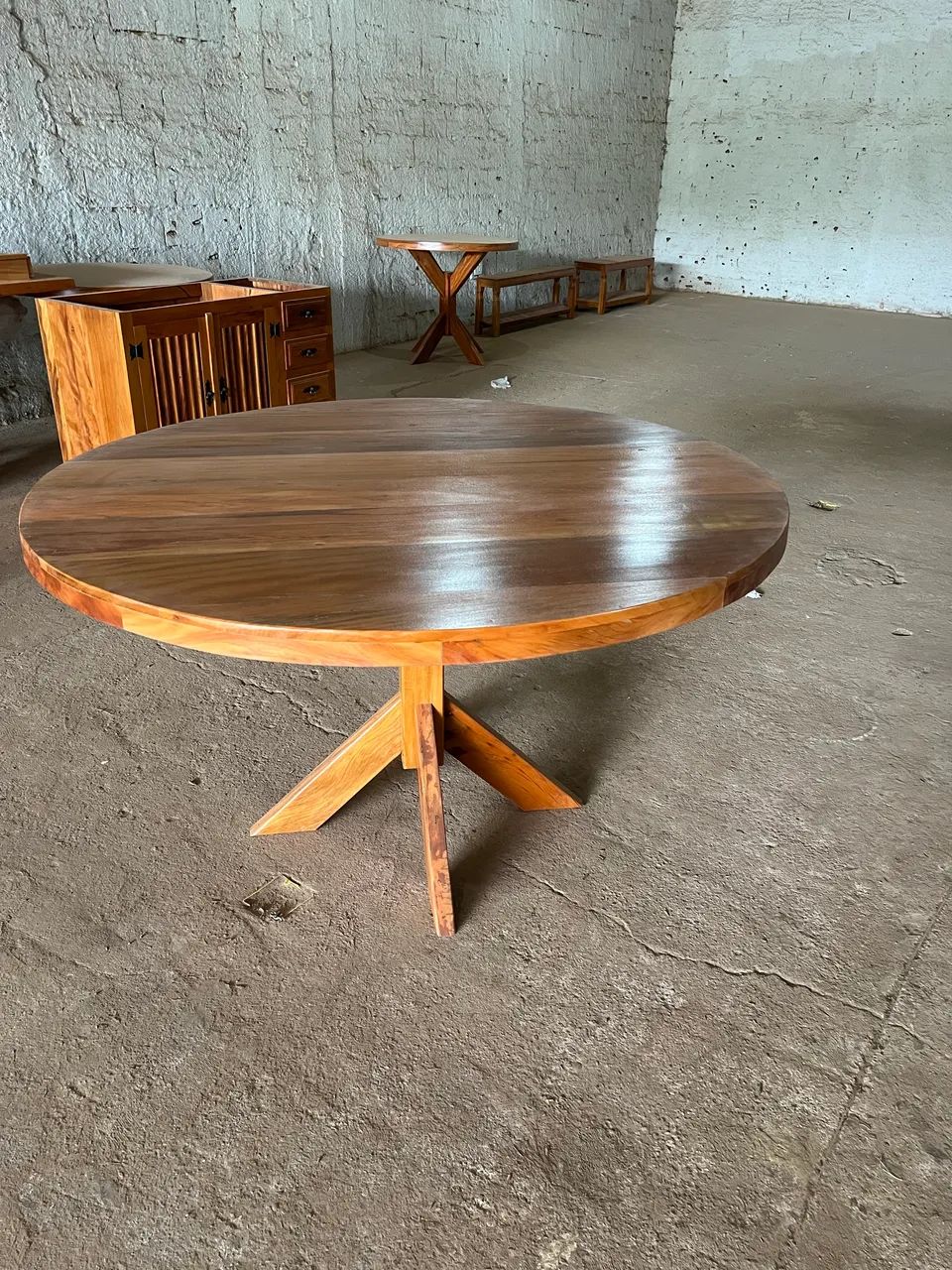 Mesa de jantar redonda em madeira  - Foto 2