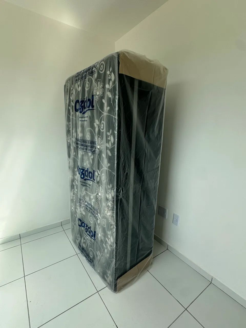 VENDO CAMA BOX DE SOLTEIRO NOVA - AINDA LACRADA NO PLÁSTICO