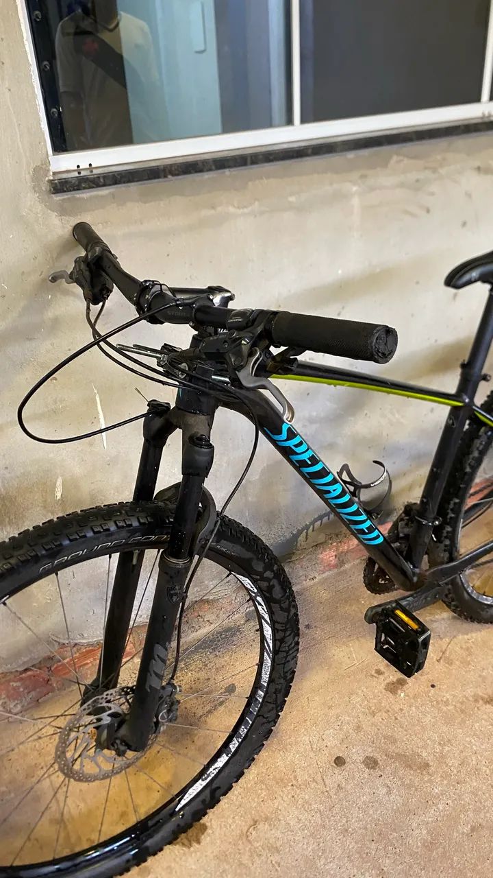 Vende-se bicicleta specialized  - Foto 4