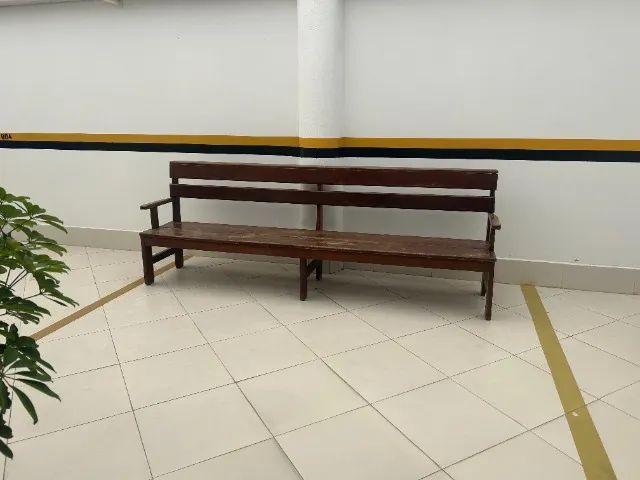 Banco de madeira