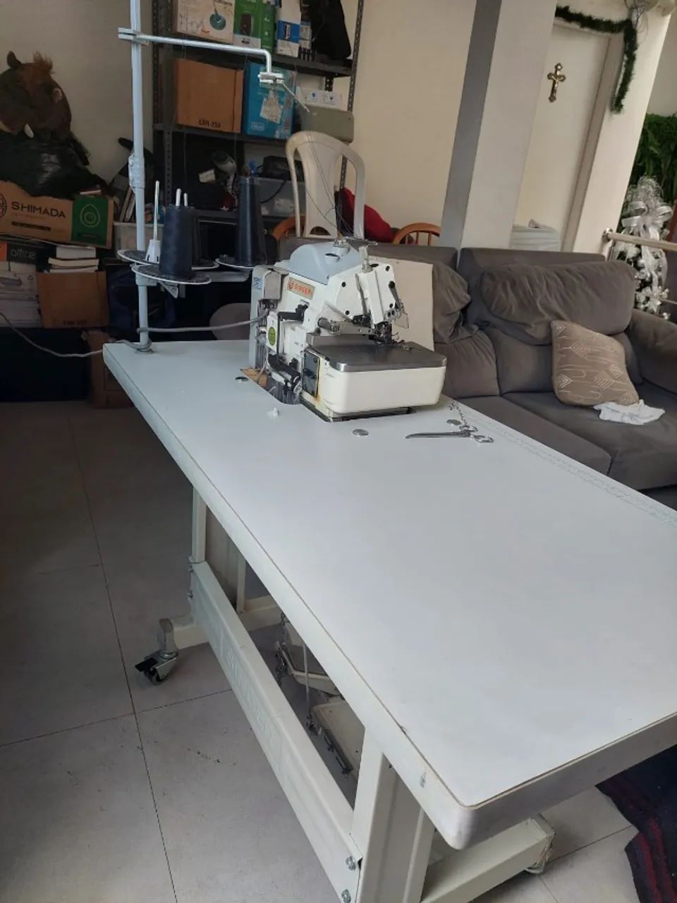 Maquina de costura tipo Overlock Marca Singer  Digital - Foto 3