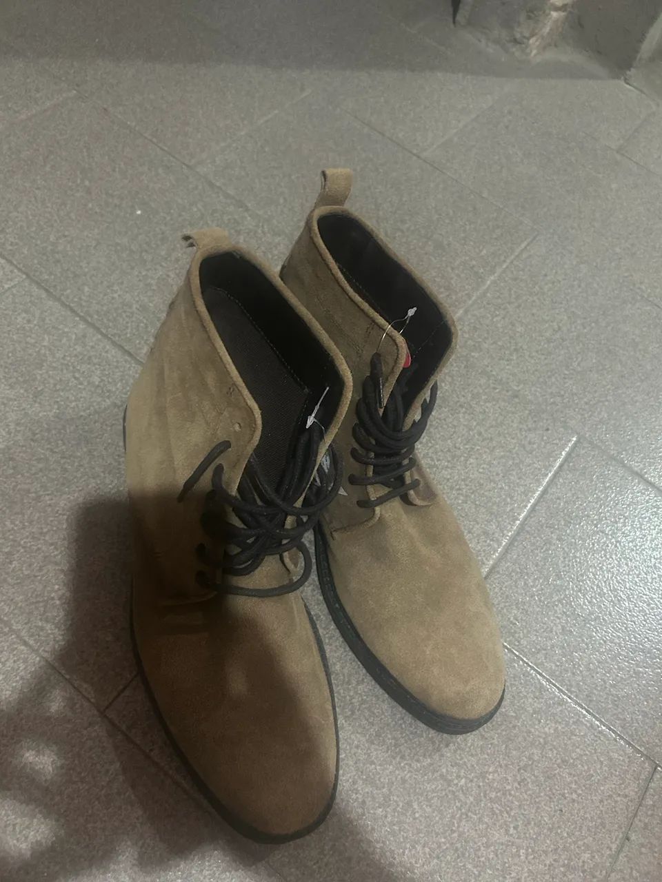 Bota casual em camurça,Nova. Nunca usada. - Foto 4