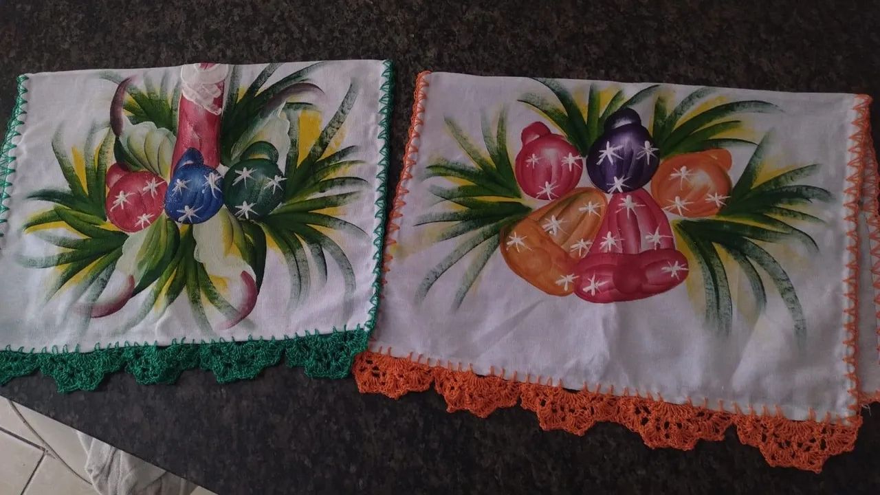 Kit 2 Panos de Copa Pintado a Mão com Bico de Crochê 75cm x 49 cm 