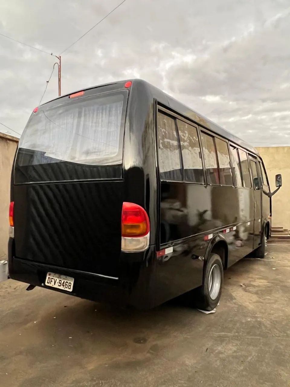 Vendo microônibus Volare A8 