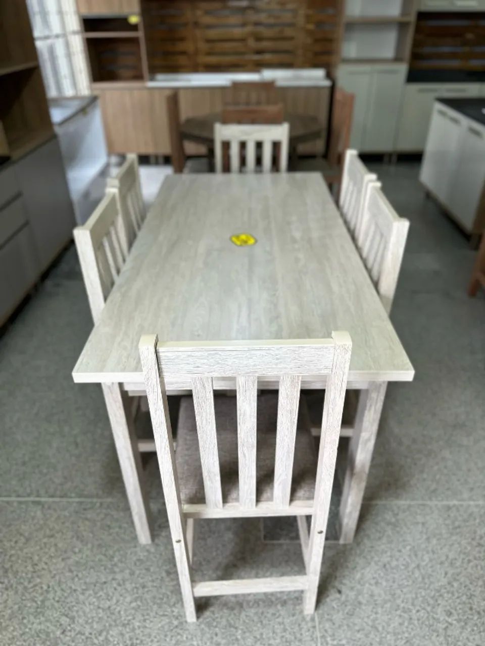 Mesa com 6 cadeiras em madeira eucalipto  - Foto 3