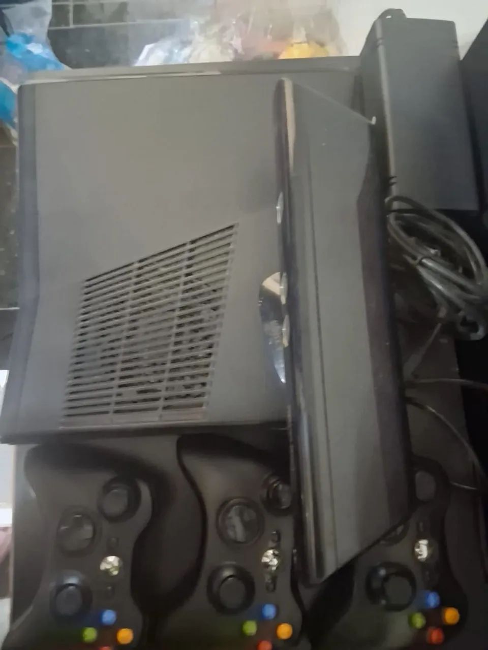 Xbox 360 com 6 controles Kinect e jogos - Foto 4