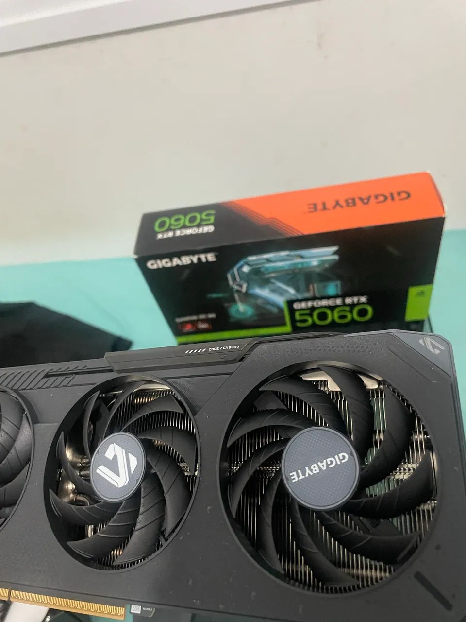 RTX 5060 GIGABYTE GAMING OC 8GB NOVA!!! - Foto 2