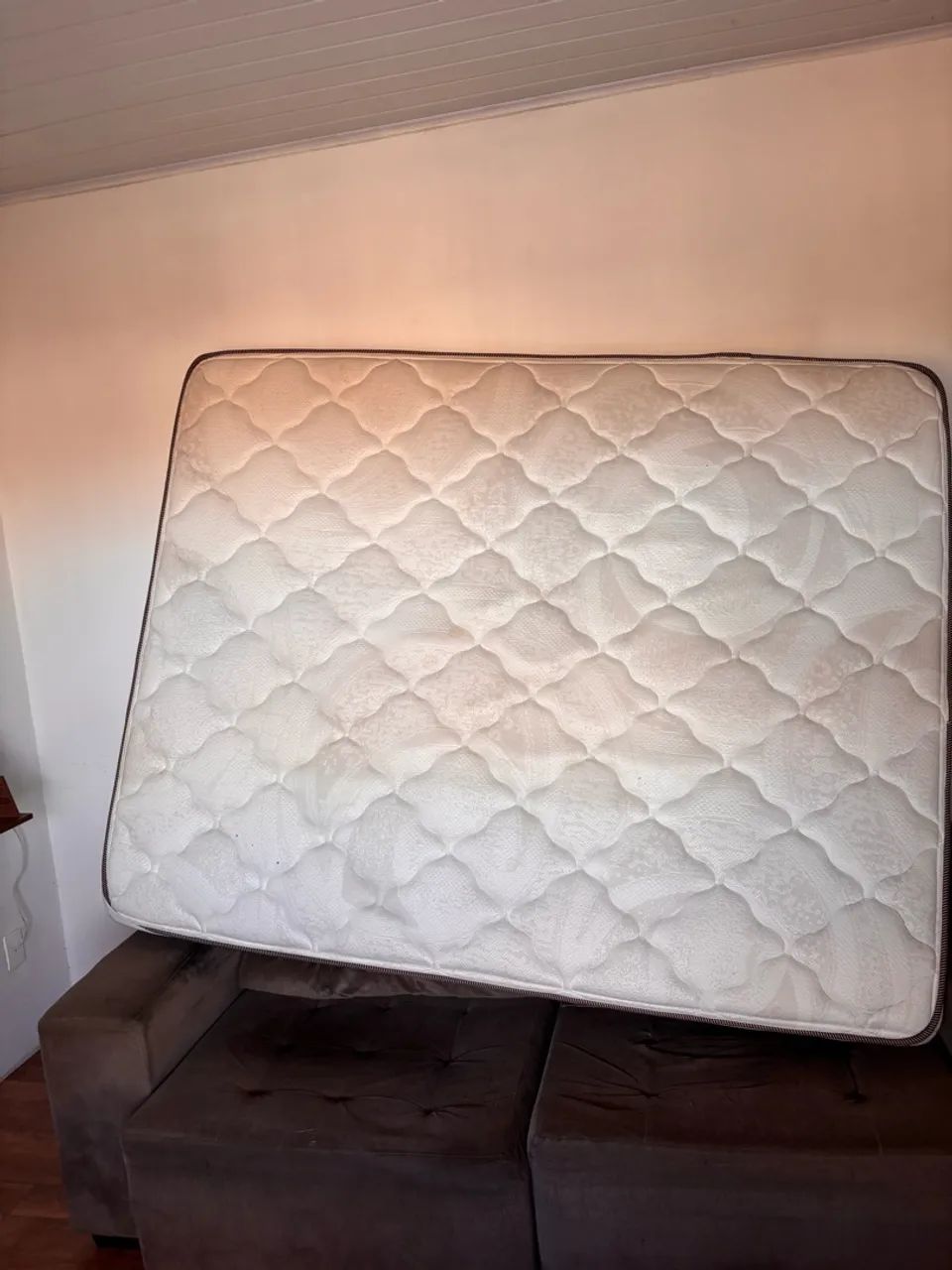 Colchão queen+ base bau