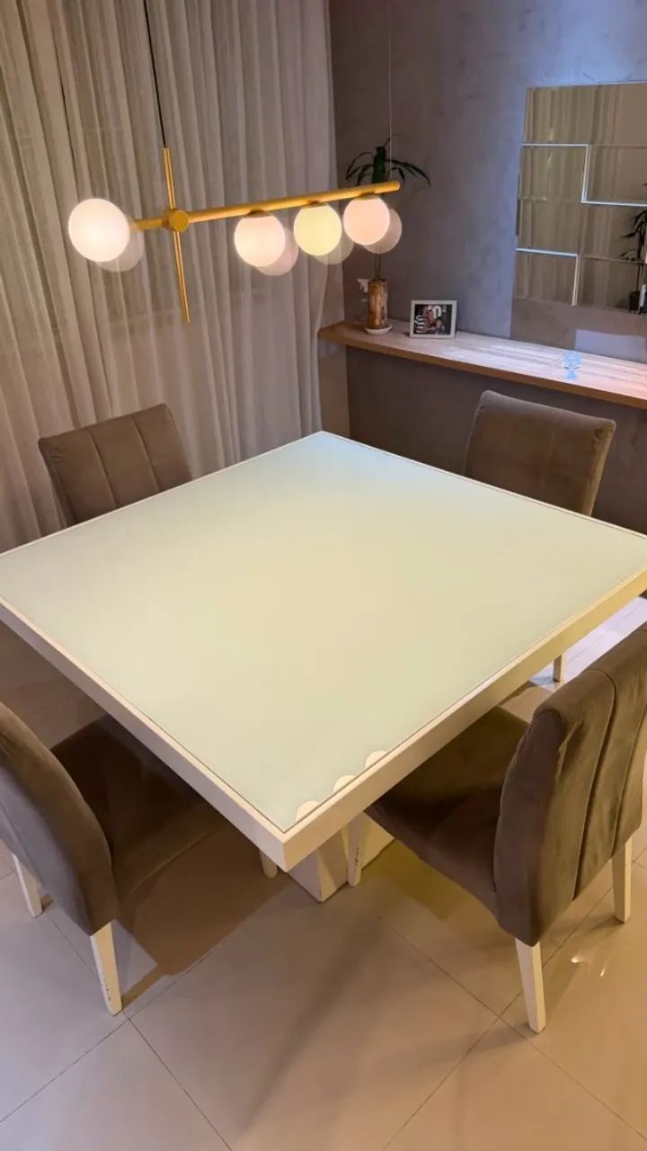 Mesa de Jantar Quadrada