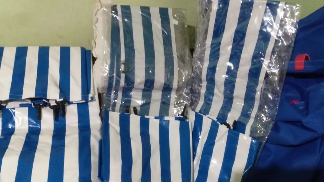 Barraca de feira livre, com acessório para chuva - Foto 5